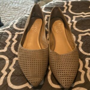 Franco Sarto tan flats size 6